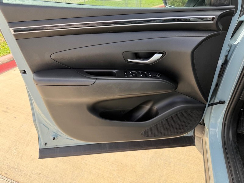 Hyundai Santa Cruz Vehicle Full-screen Gallery Image 10