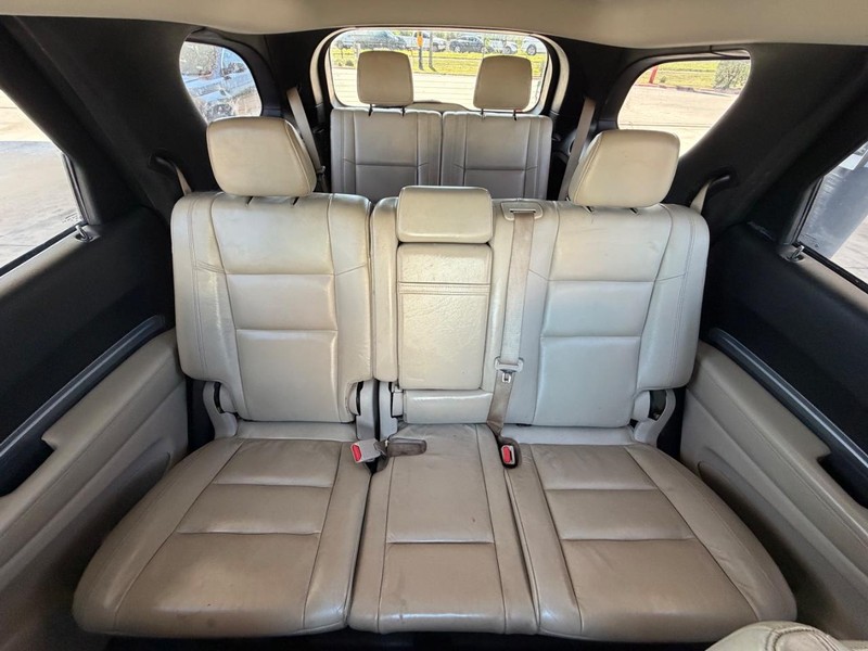 Dodge Durango Vehicle Full-screen Gallery Image 11