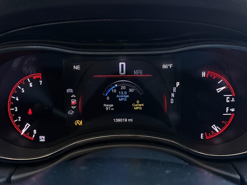 Dodge Durango Vehicle Full-screen Gallery Image 16