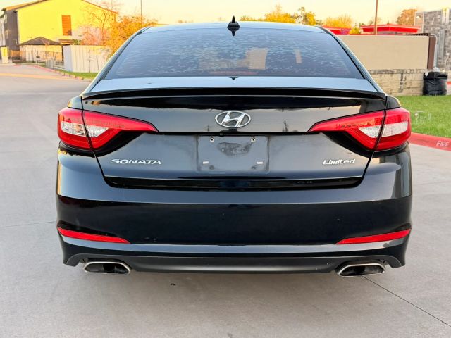 Hyundai Sonata Vehicle Full-screen Gallery Image 05