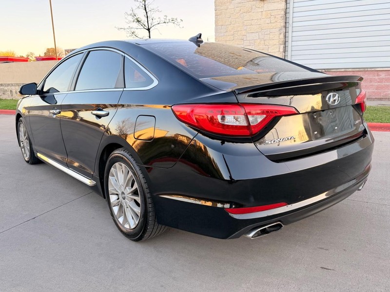 Hyundai Sonata Vehicle Full-screen Gallery Image 04