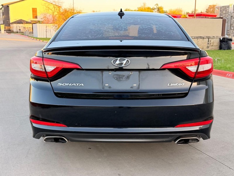 Hyundai Sonata Vehicle Full-screen Gallery Image 05