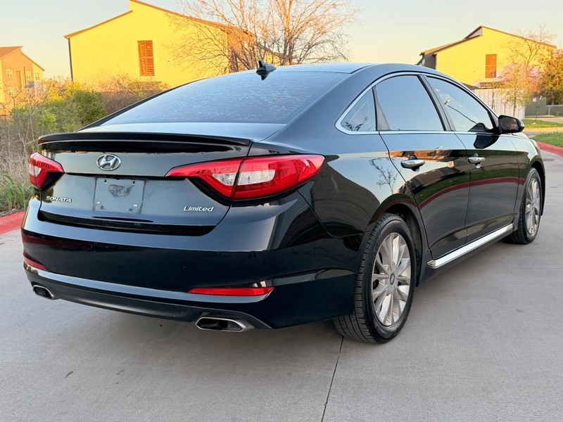 Hyundai Sonata Vehicle Full-screen Gallery Image 06