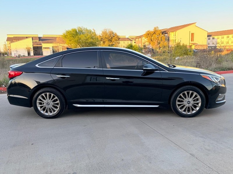 Hyundai Sonata Vehicle Full-screen Gallery Image 07