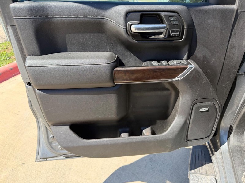 GMC Sierra 1500 Vehicle Full-screen Gallery Image 10