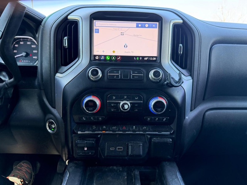 GMC Sierra 1500 Vehicle Full-screen Gallery Image 14