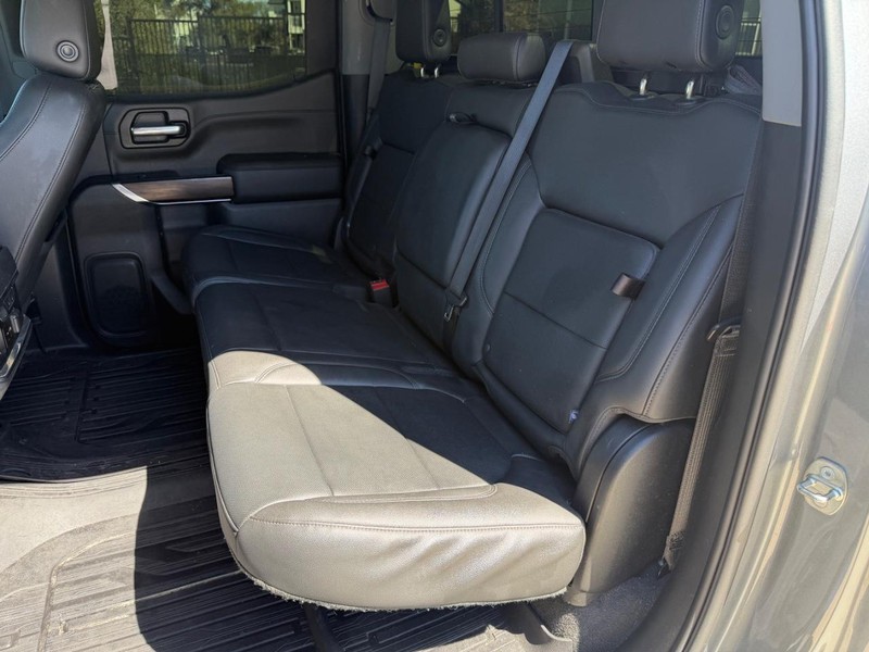 GMC Sierra 1500 Vehicle Full-screen Gallery Image 18