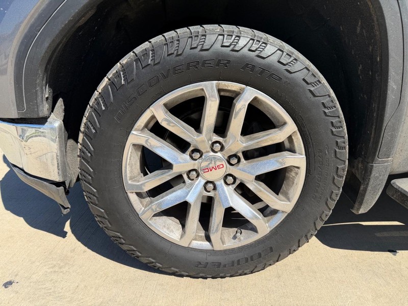 GMC Sierra 1500 Vehicle Full-screen Gallery Image 22