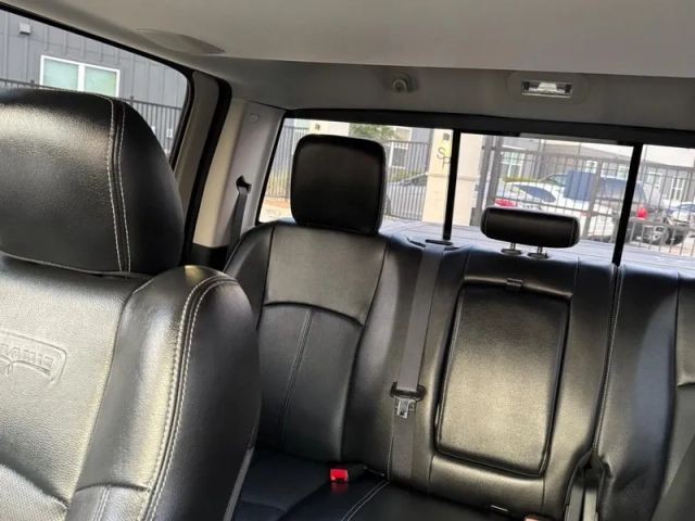 Ram 1500 Vehicle Full-screen Gallery Image 11