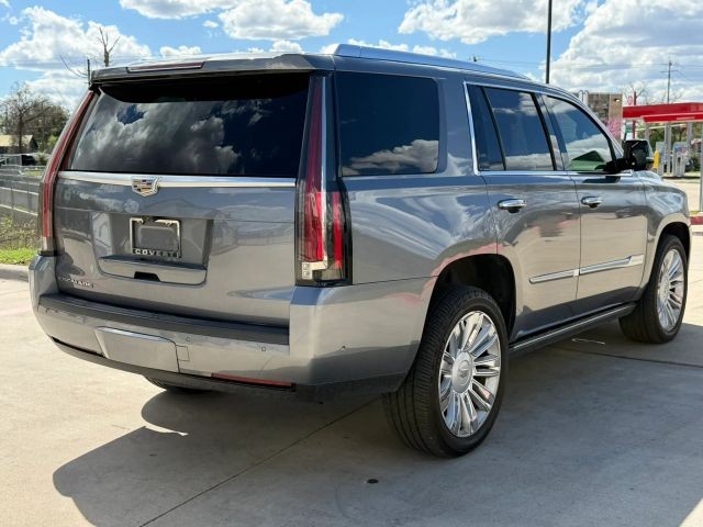 Cadillac Escalade Vehicle Full-screen Gallery Image 06