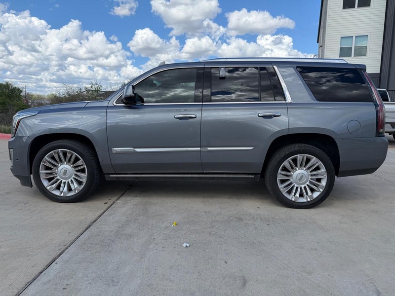 Cadillac Escalade Vehicle Full-screen Gallery Image 03