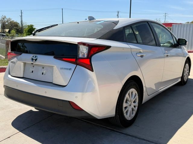 Toyota Prius Vehicle Full-screen Gallery Image 06