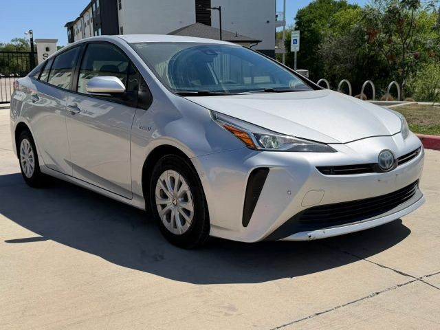 Toyota Prius Vehicle Full-screen Gallery Image 08