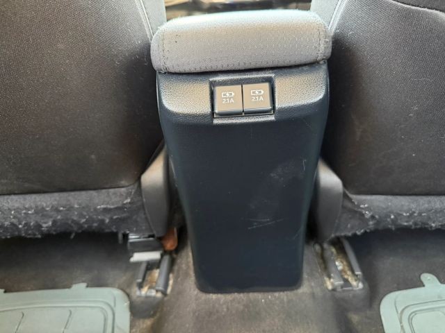 Toyota Prius Vehicle Full-screen Gallery Image 17