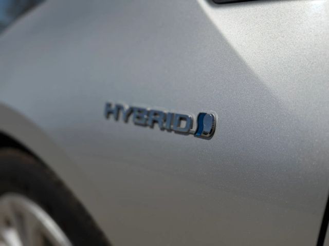 Toyota Prius Vehicle Full-screen Gallery Image 19