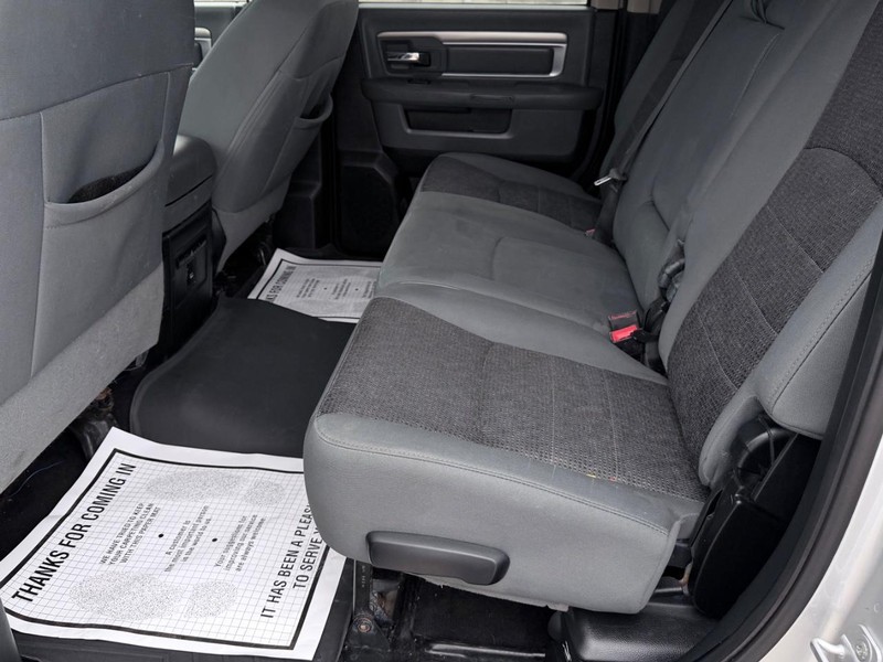 Ram 2500 Vehicle Full-screen Gallery Image 13