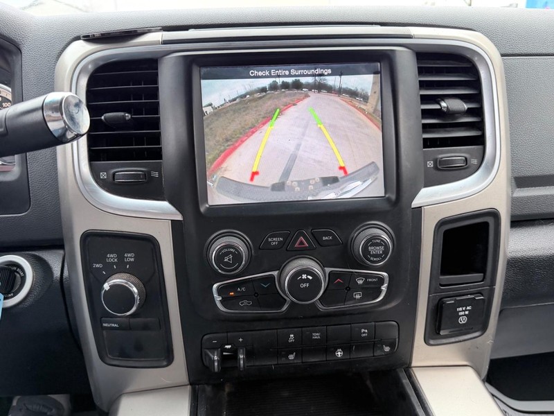Ram 2500 Vehicle Full-screen Gallery Image 14