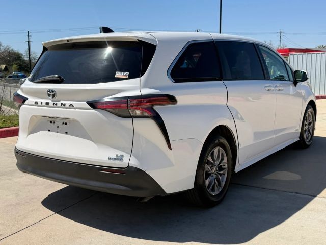 Toyota Sienna Vehicle Full-screen Gallery Image 06