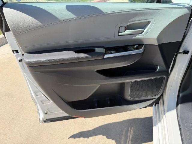 Toyota Sienna Vehicle Full-screen Gallery Image 10