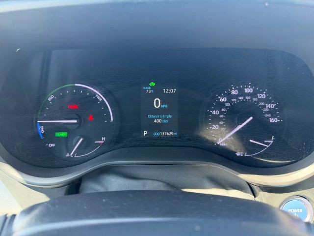 Toyota Sienna Vehicle Full-screen Gallery Image 13