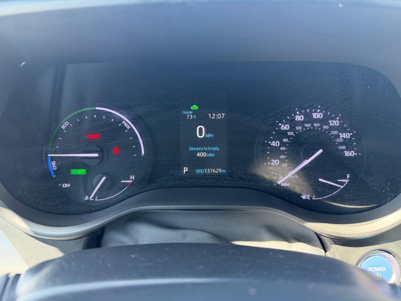 Toyota Sienna Vehicle Full-screen Gallery Image 14