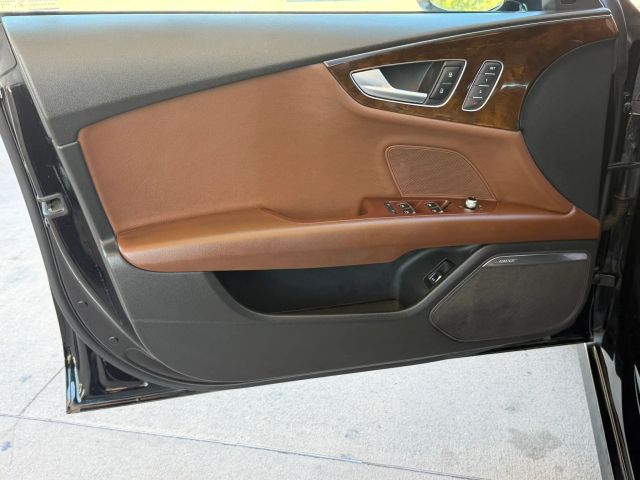 Audi A7 Vehicle Full-screen Gallery Image 09