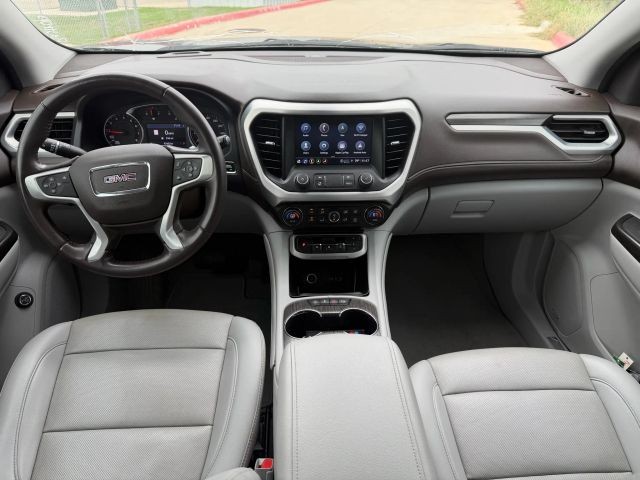 GMC Acadia Vehicle Full-screen Gallery Image 19