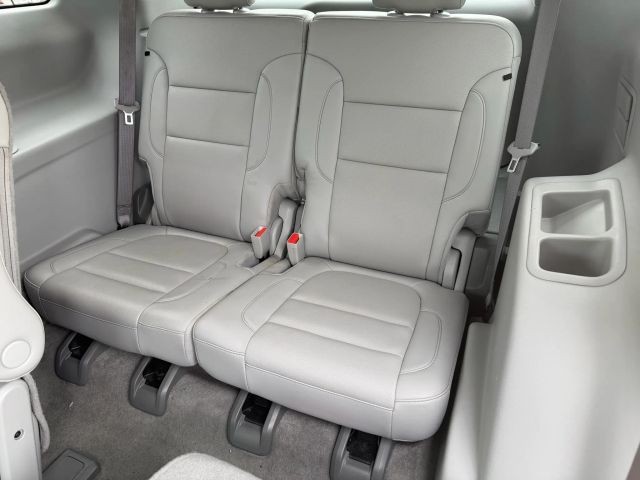 GMC Acadia Vehicle Full-screen Gallery Image 20