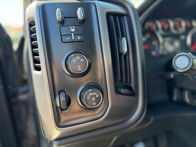 GMC Sierra 2500HD Vehicle Full-screen Gallery Image 15