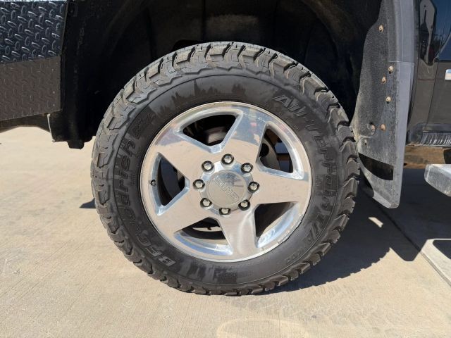 GMC Sierra 2500HD Vehicle Full-screen Gallery Image 22