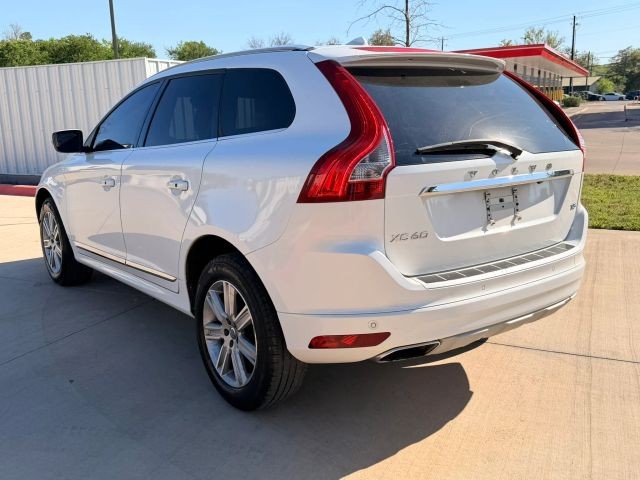 Volvo XC60 Vehicle Full-screen Gallery Image 04