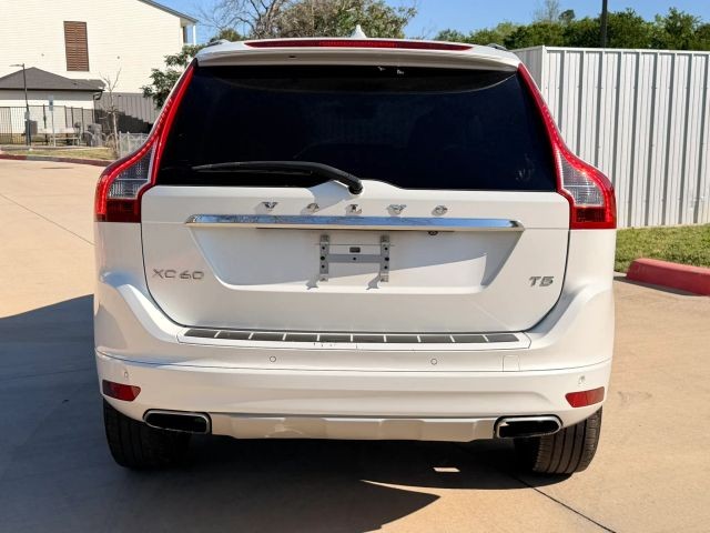 Volvo XC60 Vehicle Full-screen Gallery Image 05