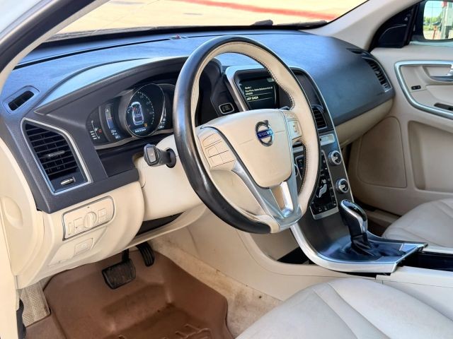 Volvo XC60 Vehicle Full-screen Gallery Image 10