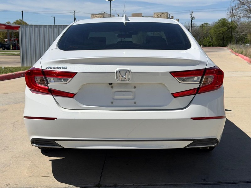 Honda Accord Vehicle Full-screen Gallery Image 05