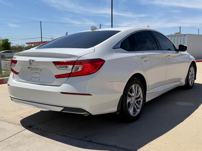 Honda Accord Vehicle Full-screen Gallery Image 06