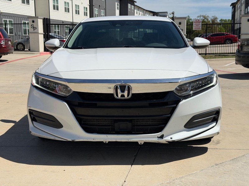 Honda Accord Vehicle Full-screen Gallery Image 09