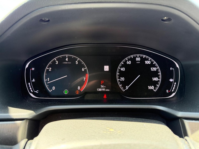 Honda Accord Vehicle Full-screen Gallery Image 13
