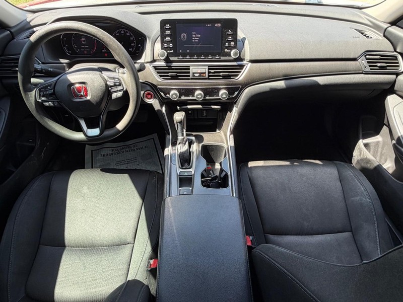 Honda Accord Vehicle Full-screen Gallery Image 18