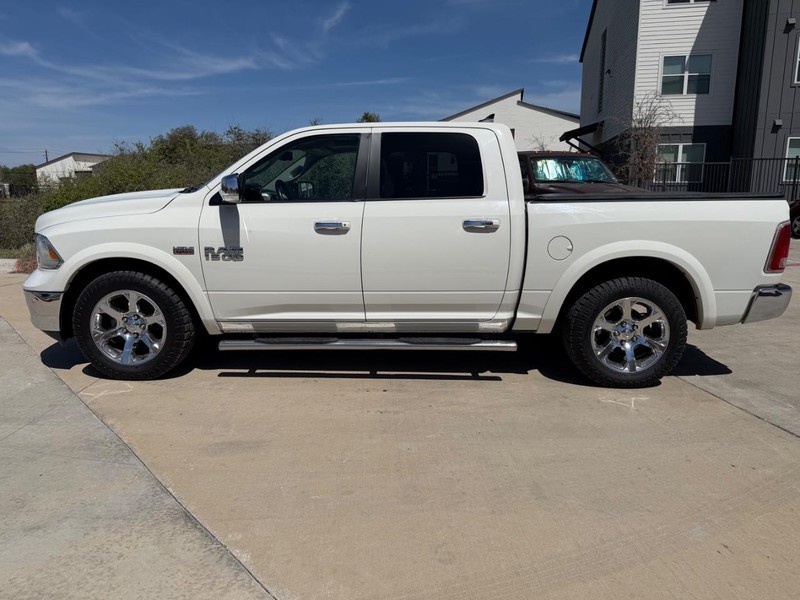 Ram 1500 Vehicle Full-screen Gallery Image 03