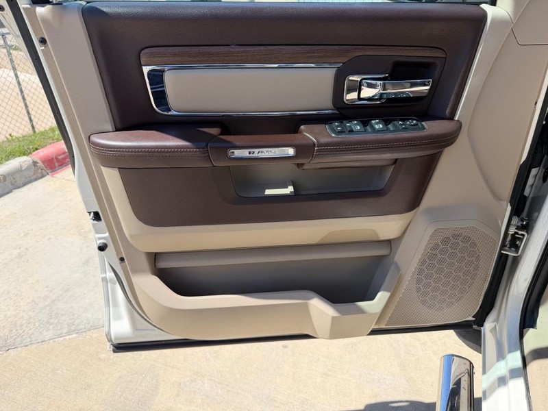 Ram 1500 Vehicle Full-screen Gallery Image 10