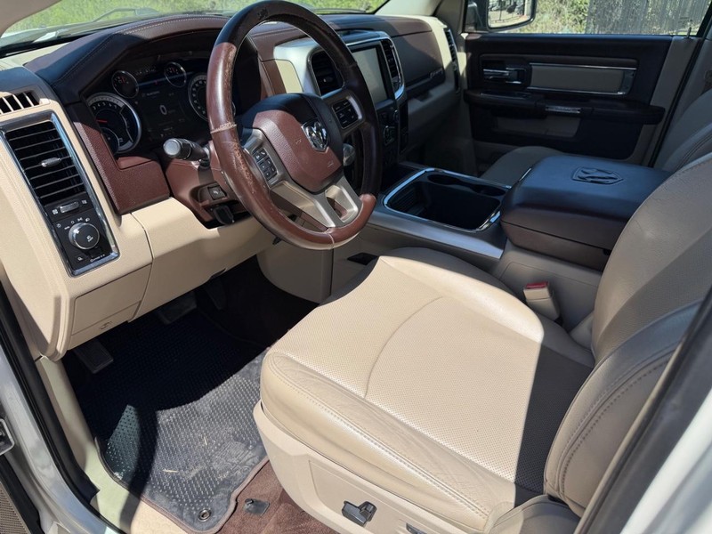 Ram 1500 Vehicle Full-screen Gallery Image 11