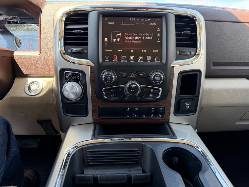 Ram 1500 Vehicle Full-screen Gallery Image 14