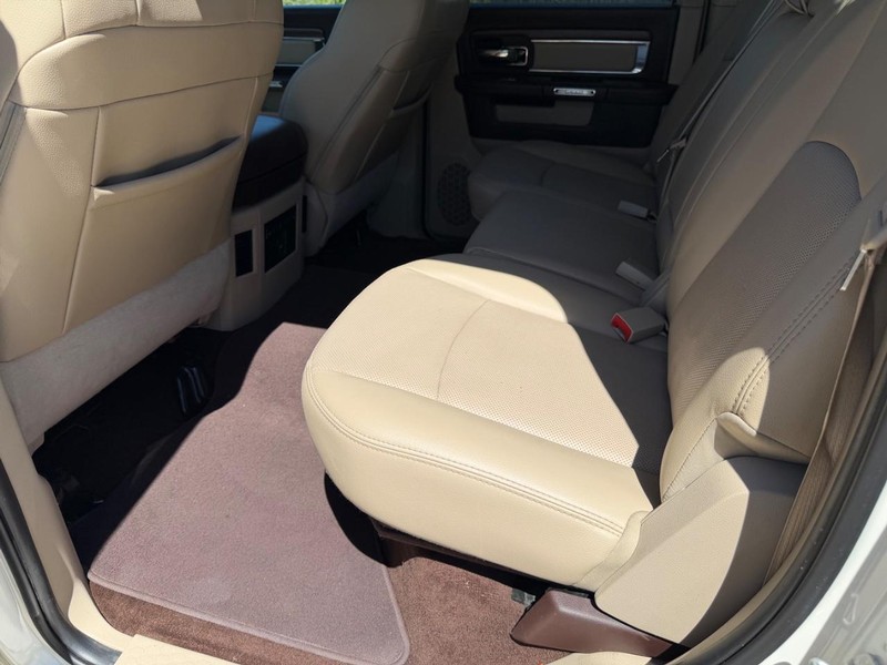 Ram 1500 Vehicle Full-screen Gallery Image 17