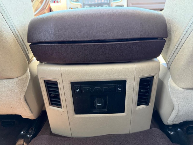 Ram 1500 Vehicle Full-screen Gallery Image 19