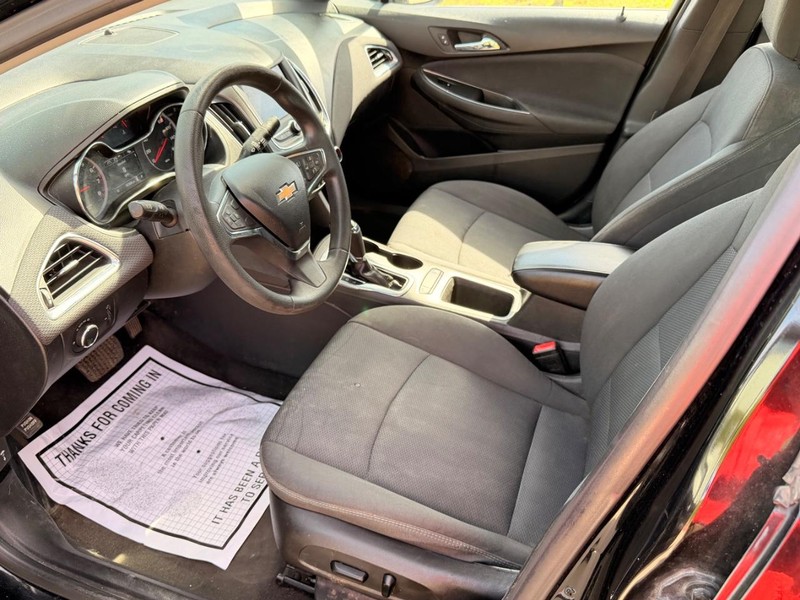 Chevrolet Cruze Vehicle Full-screen Gallery Image 10