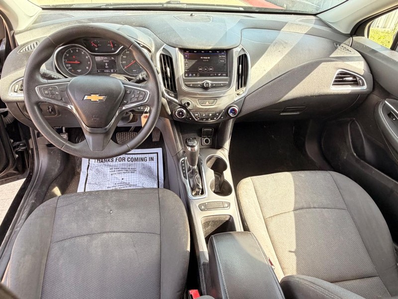 Chevrolet Cruze Vehicle Full-screen Gallery Image 12
