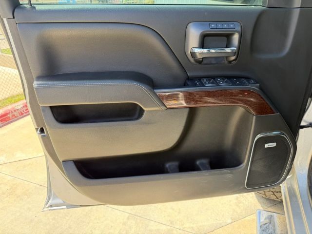 GMC Sierra 1500 Vehicle Full-screen Gallery Image 10