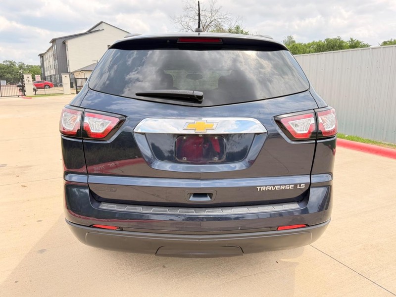 Chevrolet Traverse Vehicle Full-screen Gallery Image 05