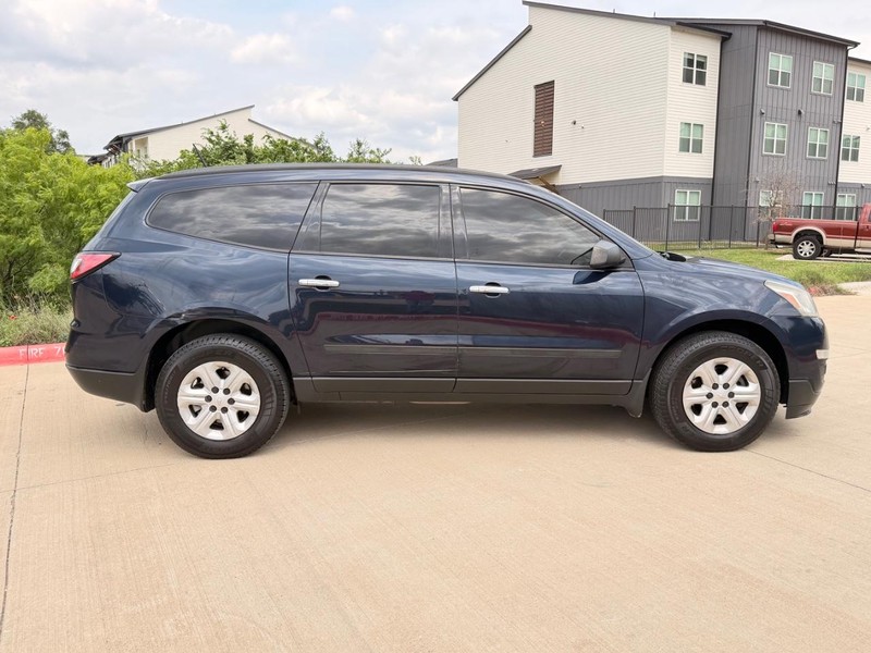 Chevrolet Traverse Vehicle Full-screen Gallery Image 07