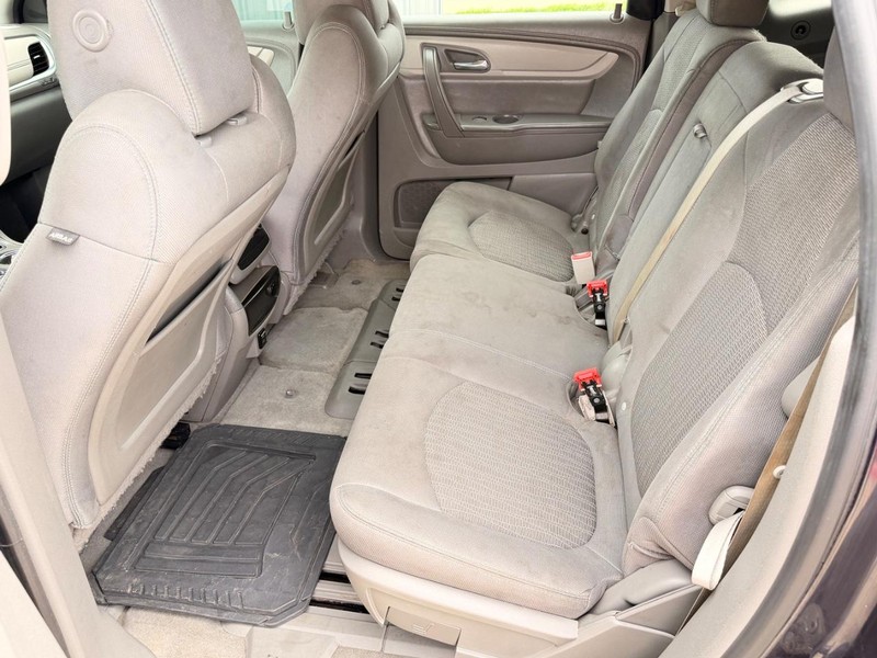 Chevrolet Traverse Vehicle Full-screen Gallery Image 11